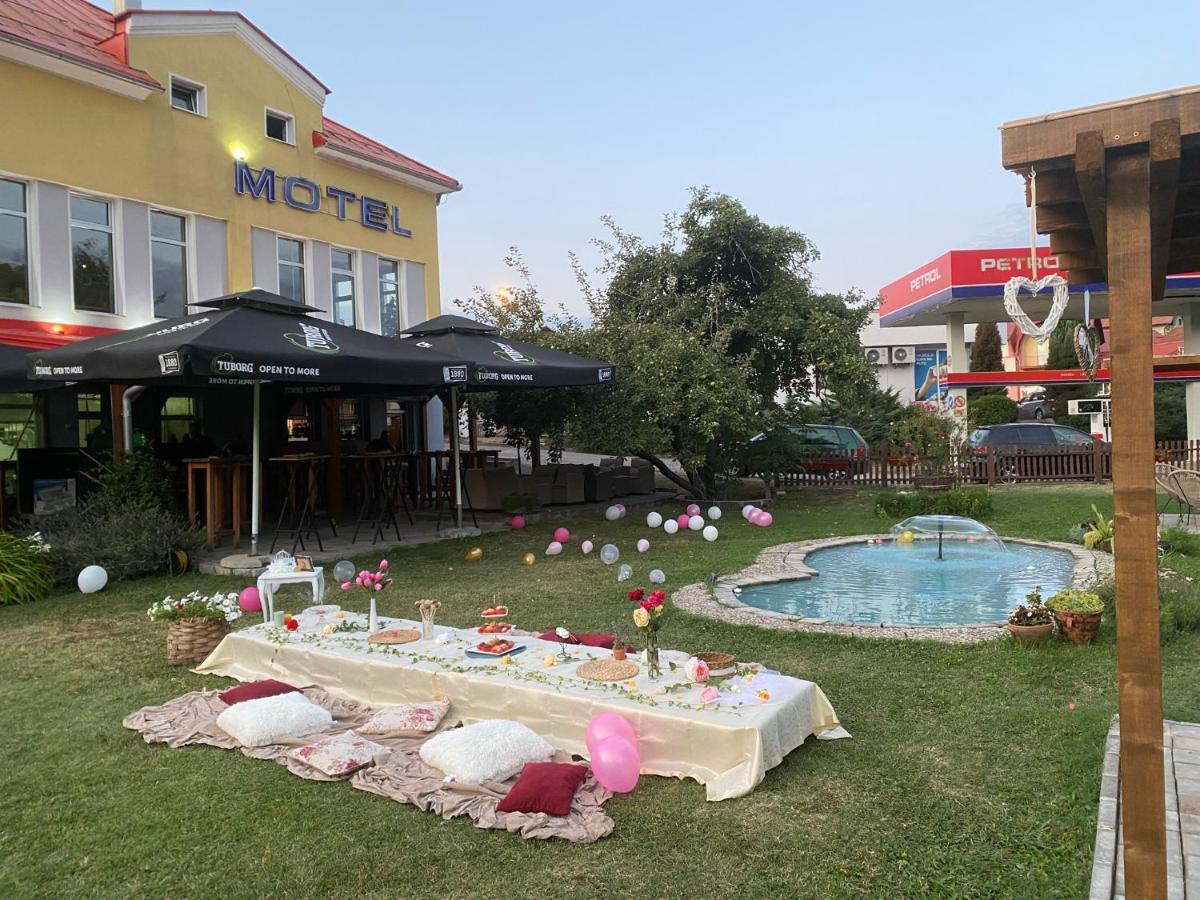 Motel M Vlasenica Exteriér fotografie